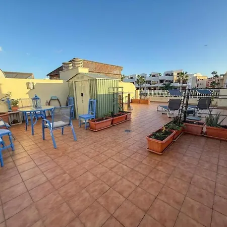 アパート Stylish Mar With Sunny Terrace Bravo's House
